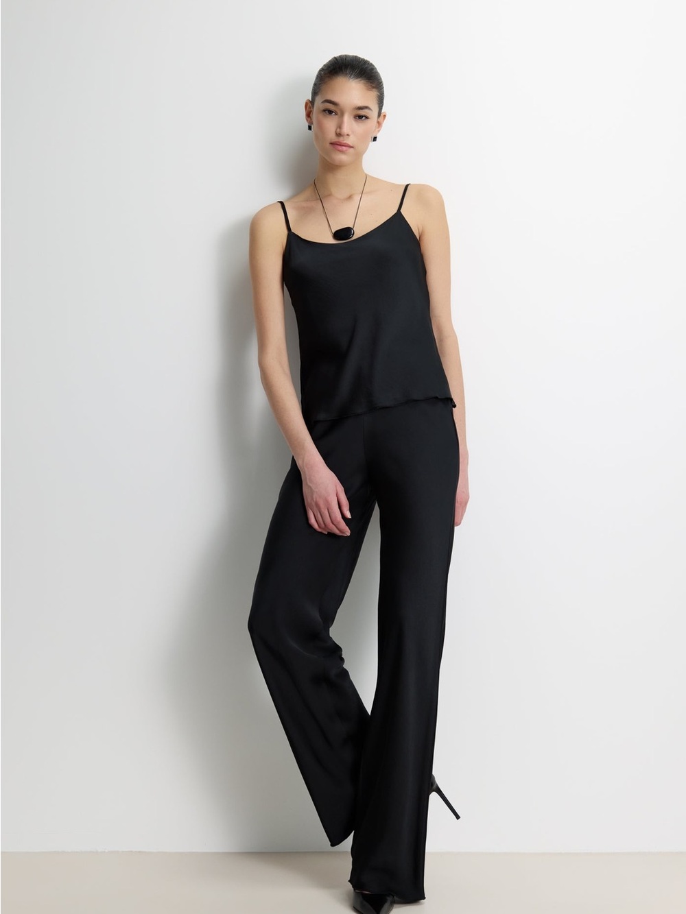 Jaki London Genet black satin trousers NWT size Medium